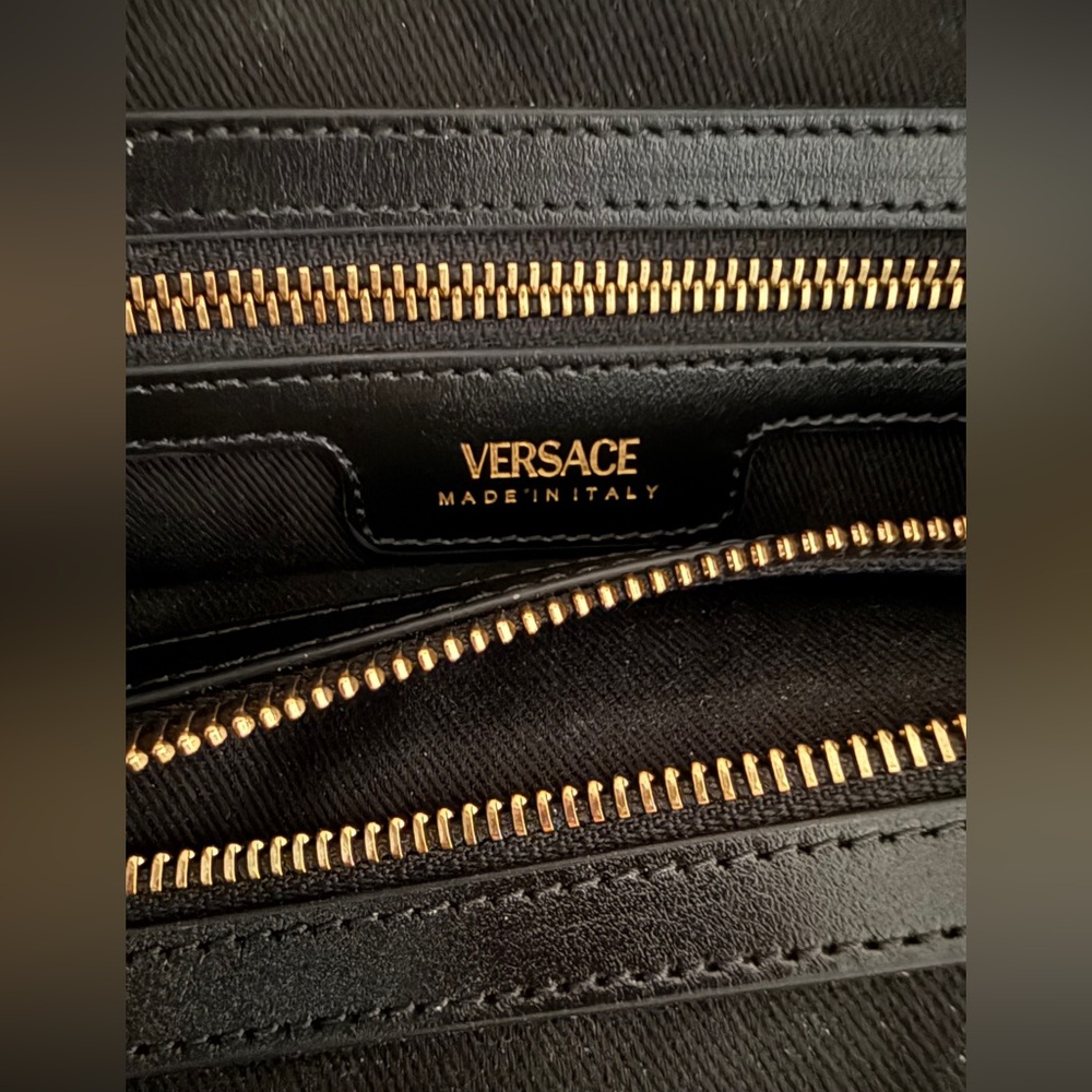 Versace La Medusa Tote Bag in Black & Pink with Crossbody Stap ~ EUC Gently Used - Picture 15 of 15